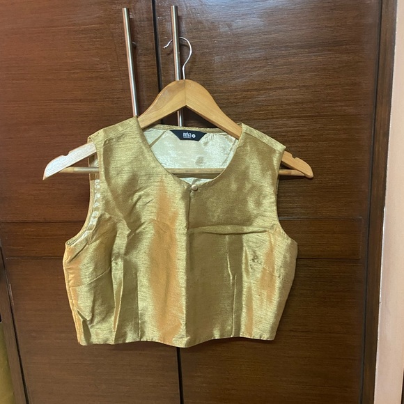 Pretty INDYA stitched saree and Blouse set - Picture 4 of 11